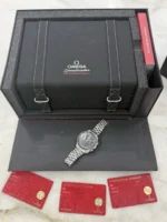 Omega Speedmaster Moonwatch 42 mm, cadran noir, saphir, 2023, référence 310.30.42.50.01.002