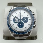 OMEGA Speedmaster 2025 « Silver Snoopy Award » 50e montre 310.32.42.50.02.001 - Image 12