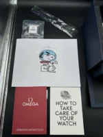 OMEGA Speedmaster 2025 « Silver Snoopy Award » 50e montre 310.32.42.50.02.001 - Image 4