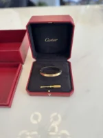 Bracelet Love Cartier en or jaune 18 carats