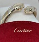 Bracelet Cartier Panthère Cougar Trinity en or jaune, blanc et rose 18 carats, service 2025 - Image 22