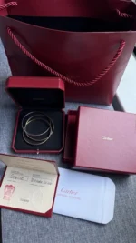 Bracelet jonc Cartier Trinity Tricolore en or 18 carats, modèle classique - Image 12