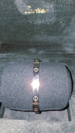 Bracelet manchette Love en or blanc Cartier 18 - Image 5