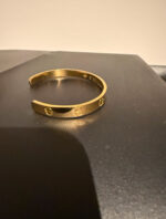 Bracelet jonc Cartier Love en or jaune, taille 17 - Image 2