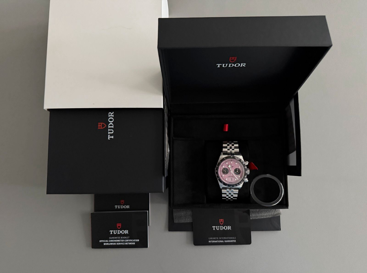 IMG_1098.jpeg Tudor Black Bay Chrono Rose M79360N Année : 2025 Neuve - Image 1