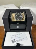 Montre d'aviateur chronographe IWC, cadran noir 43 mm