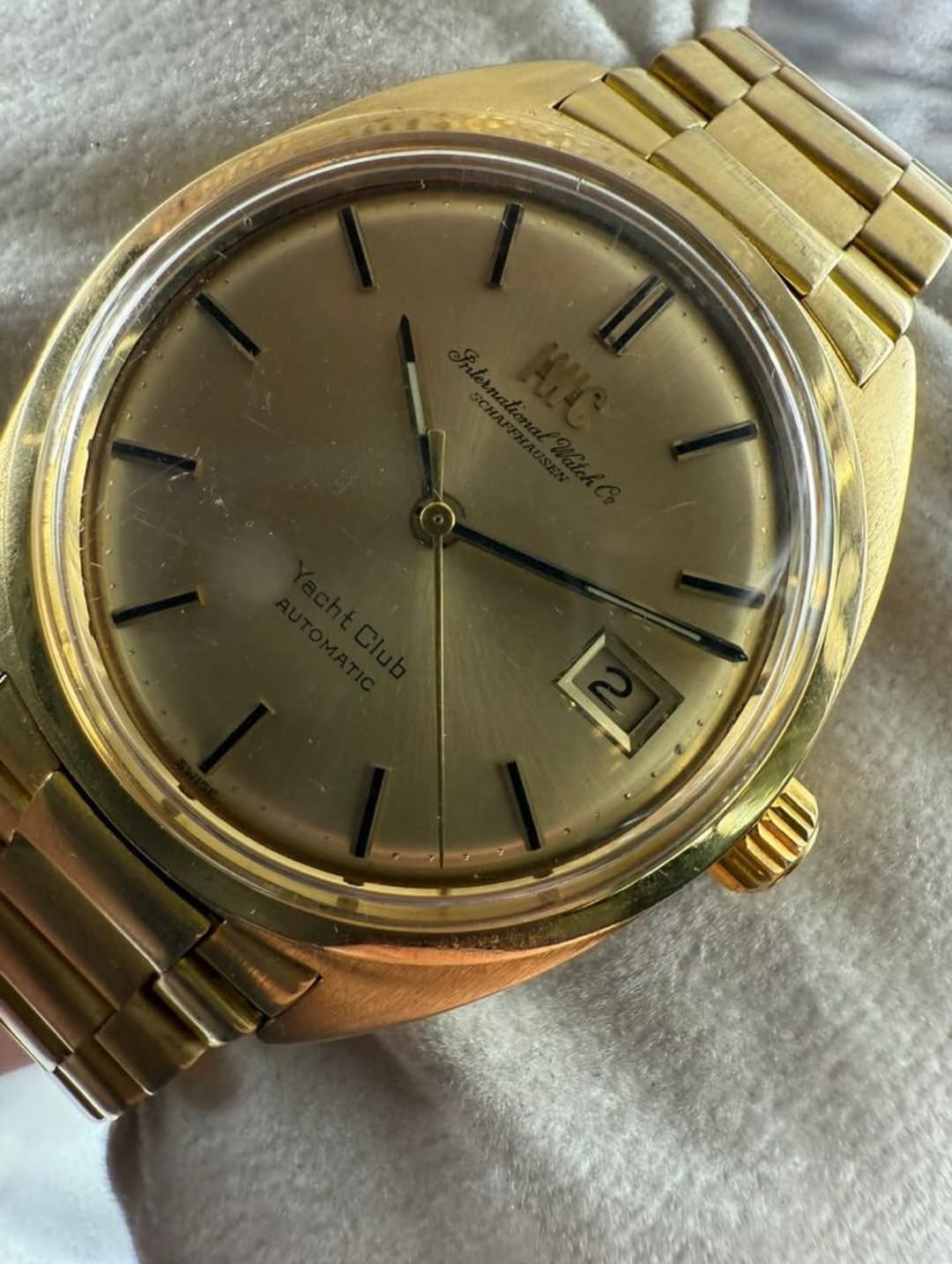 IWC-Yacht-Club-Automatique-en-or-jaune-18-carats-avec-bracelet-en-or-massif-750Prix-7500EIWC-Ya-10.jpg IWC Yacht Club Automatique en - Image 1