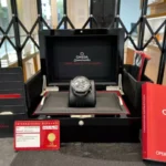 Omega Speedmaster Darkside of the Moon complète avec boîte et papiers