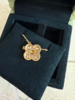 Collier pendentif vintage Alhambra en or jaune 18 carats et diamants Van Cleef & Arpels - Image 7
