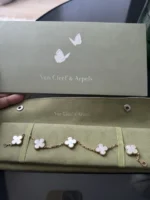 Bracelet Van Cleef & Arpels en nacre vintage Alhambra 5 motifs 19 cm - Image 4